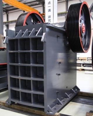 100tph Stationary Quarry Rock Stone Jaw Crusher Breekinstallatie met 150-300mm Outlet Grootte