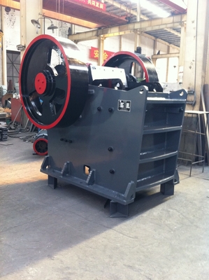 Constructie Rotsbreker Kaakbreker Screening Line Outlet Grootte 65-140mm