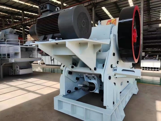 Outlet Grootte 100-250mm Steenbreker met en 290-845tph Capaciteit in Rock Jaw Crusher