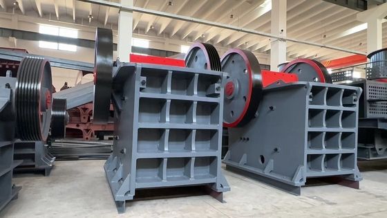 Machine voor het verpletteren van rotsen met een professionele ingenieur en een jaar