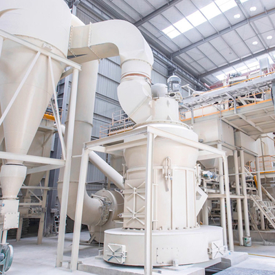 Limestone Cement Clinker Raymond slijpmachine met een totale afmeting van 9200*7250*9700mm
