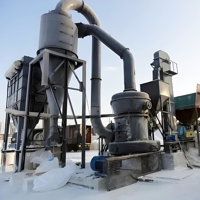 Limestone Cement Clinker Raymond slijpmachine met een totale afmeting van 9200*7250*9700mm