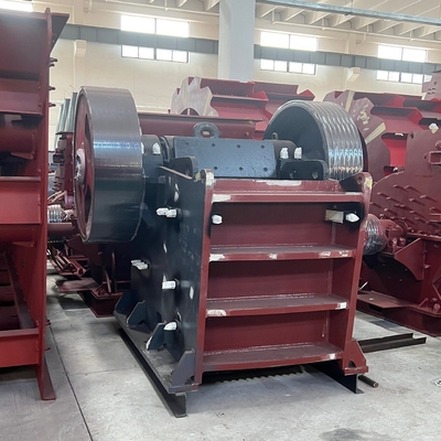 Steencrusher voor rotsen Granite Marble Pec Jaw Steencrusher met transportband Inlaat Grootte 0-410mm