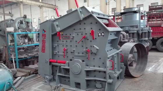 Onder technische begeleiding Installatie 50-300 T/H Kalksteen Granit Impact Crusher