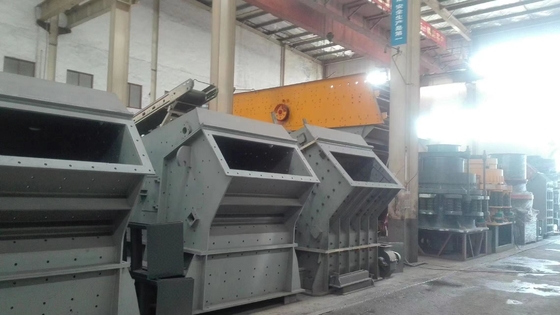 Onder technische begeleiding Installatie 50-300 T/H Kalksteen Granit Impact Crusher